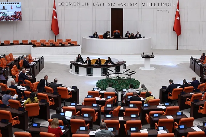 TBMM'de Emekli Maaşı Artırımıyla ilk 7 madde kabul edildi