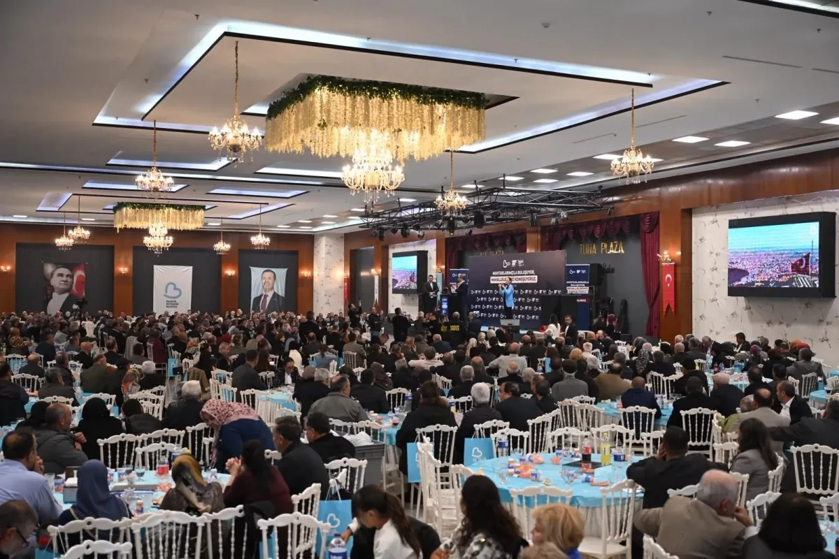 Başkan Ahmet Akın, Muhtarlar ve Aileleriyle Bir Araya Geldi