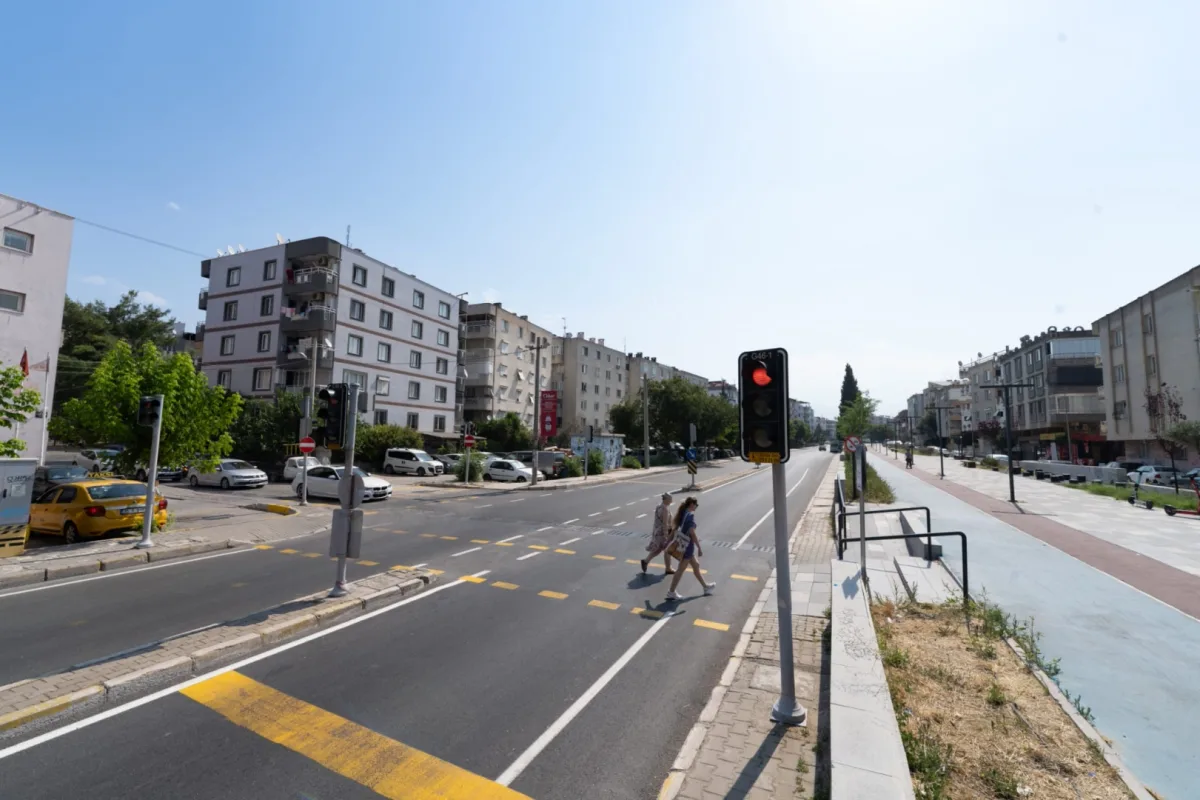 İzmir'de 6 Ayda 267 Km Yol Yenilendi