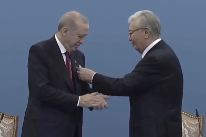 Tokayev Erdoğan'a Hoca Ahmet Yesevi Nişanı Tevcih Etti