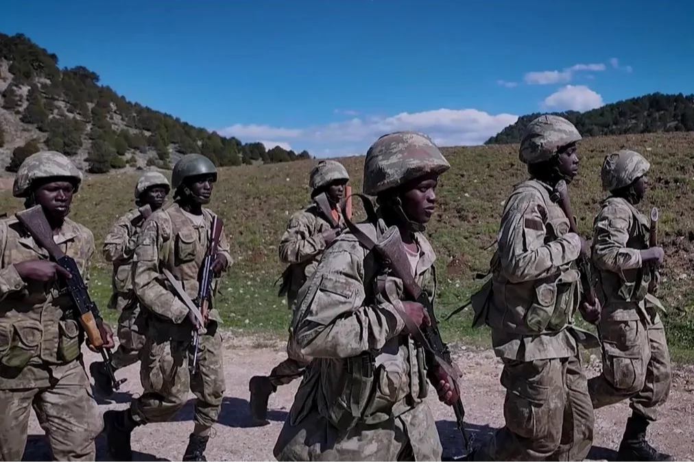 Mali ve Nijer Komandoları Zorlu Arazi Eğitimini Tamamladı