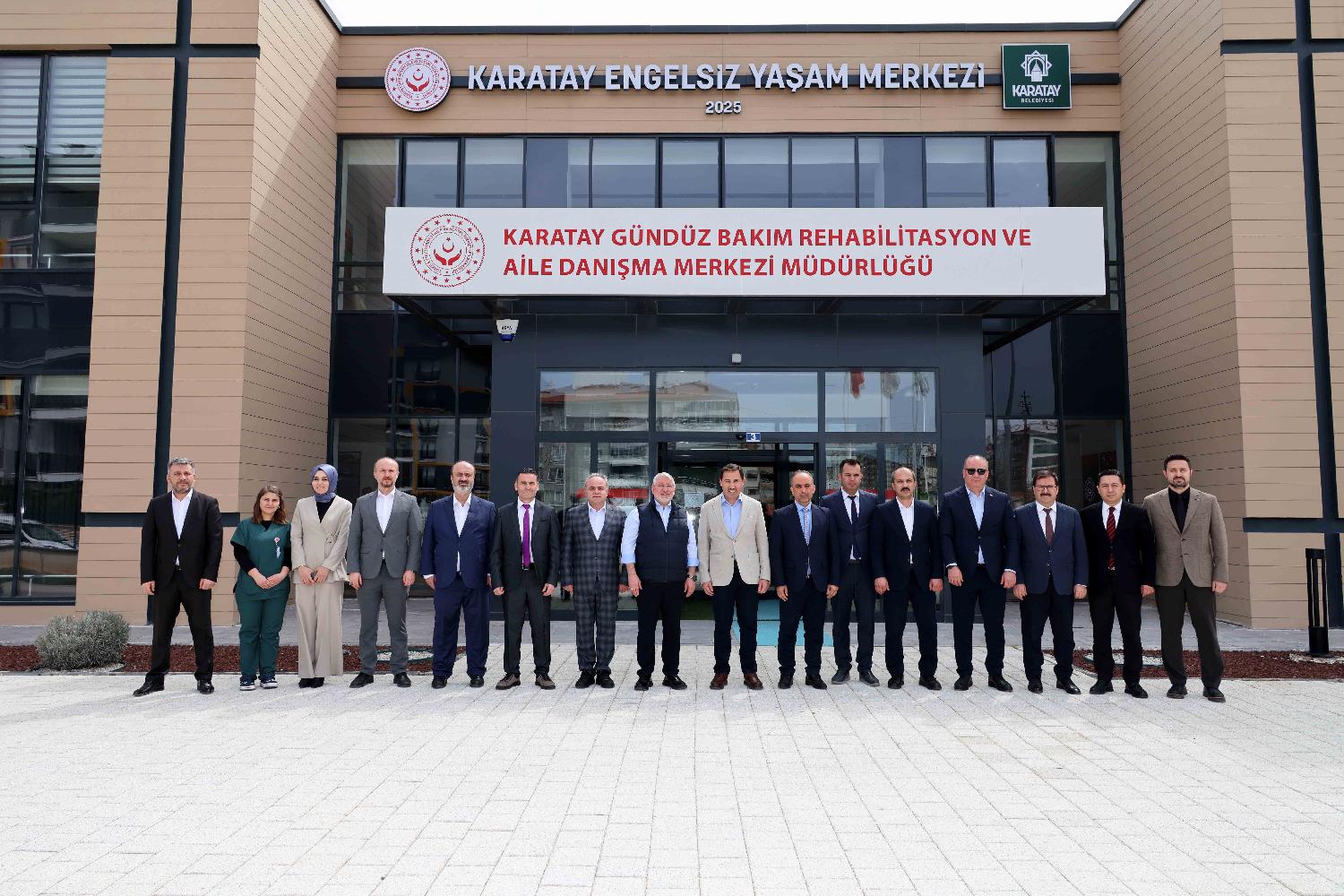 Çorum Belediye Başkanı Karatay'da Engelsiz Yaşam Merkezi'ni ziyaret etti
