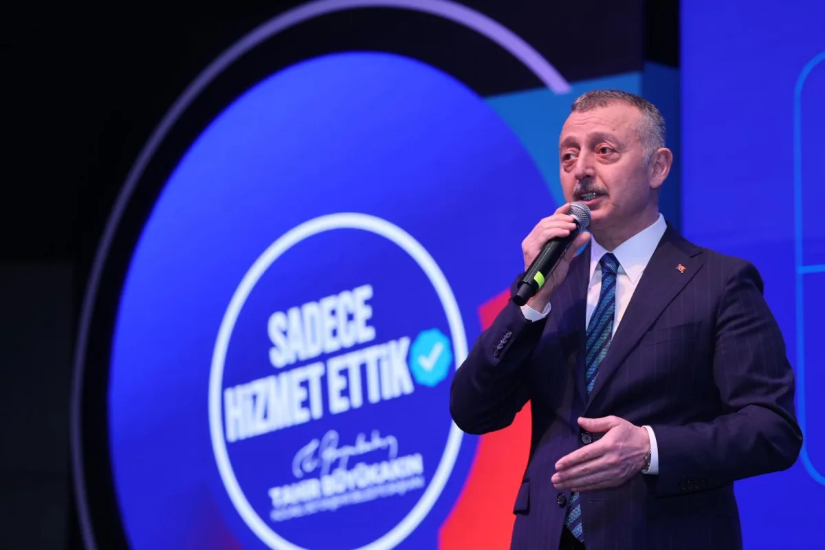 Başkan Tugay Hasanağa Bahçesi’nde Yurttaşlarla Buluştu