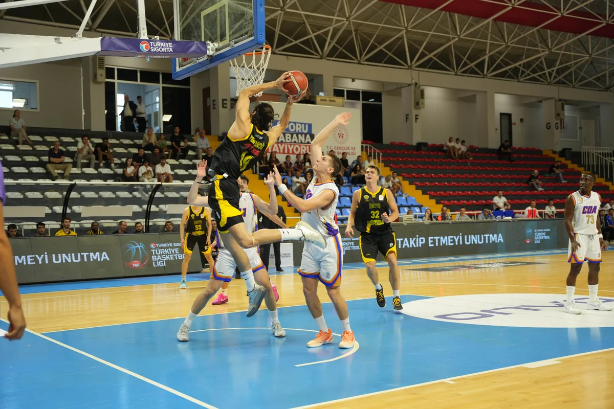 Konya BBSK, Son Çeyrekte Farkı 16'ya Çıkarıp Kazandı