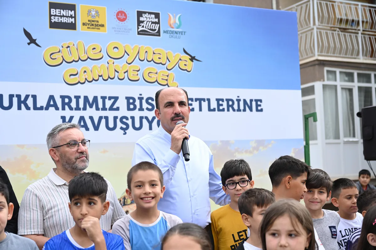 40 Gün Namaza Giden Çocuklara Bisiklet Hediyesi