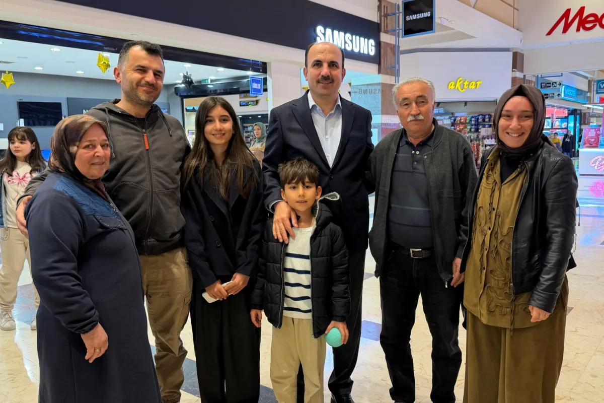 Altay AVM'de Buluşma: Esnaf ve Vatandaşların Gönül Gönüle