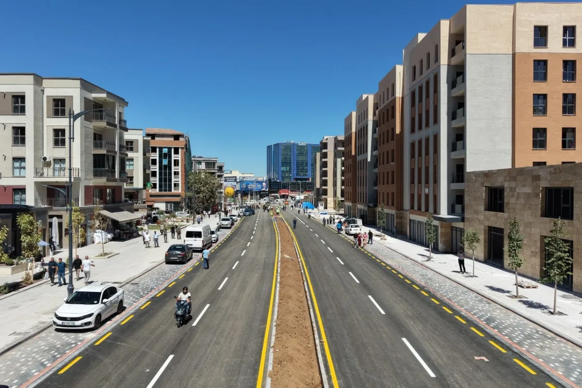 Malatya'da Kışla-Akpınar Kavşağı Trafiğe Açıldı