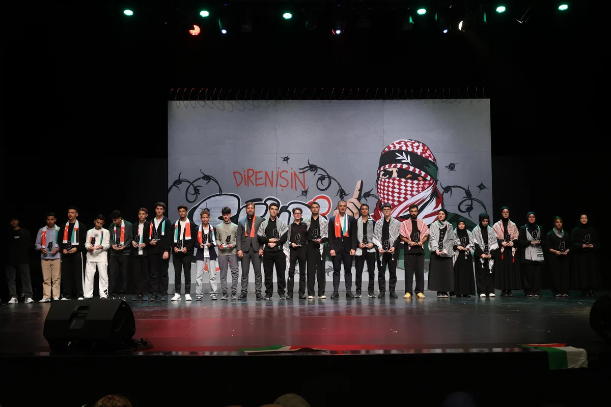 LIMA'da Gençler, Gazze'nin Direnişini Şirle Anlattı