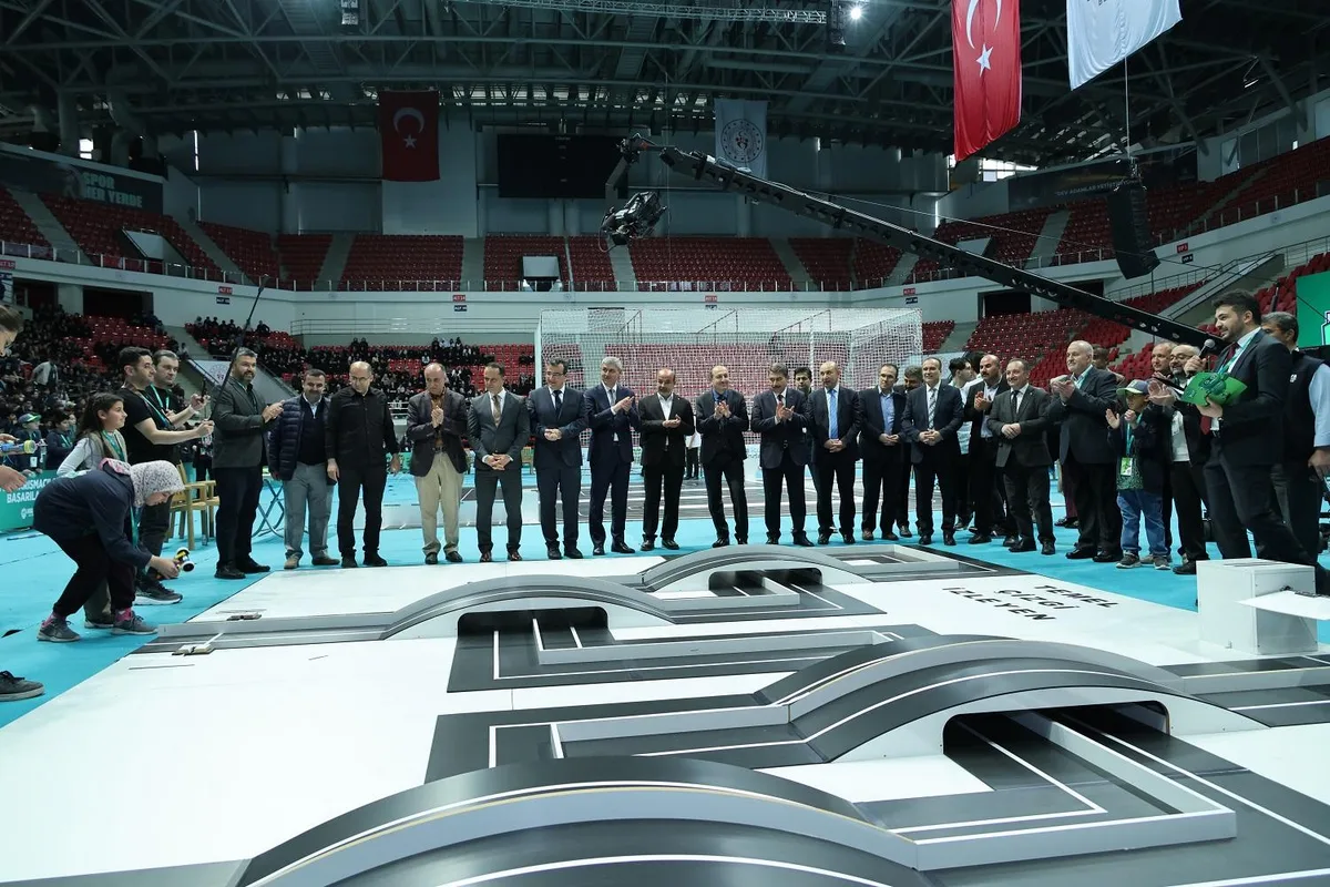 3. ROBOFEST KONYA ROBOT YARIŞMASI BÜYÜK BİR KATILIMLA BAŞLADI