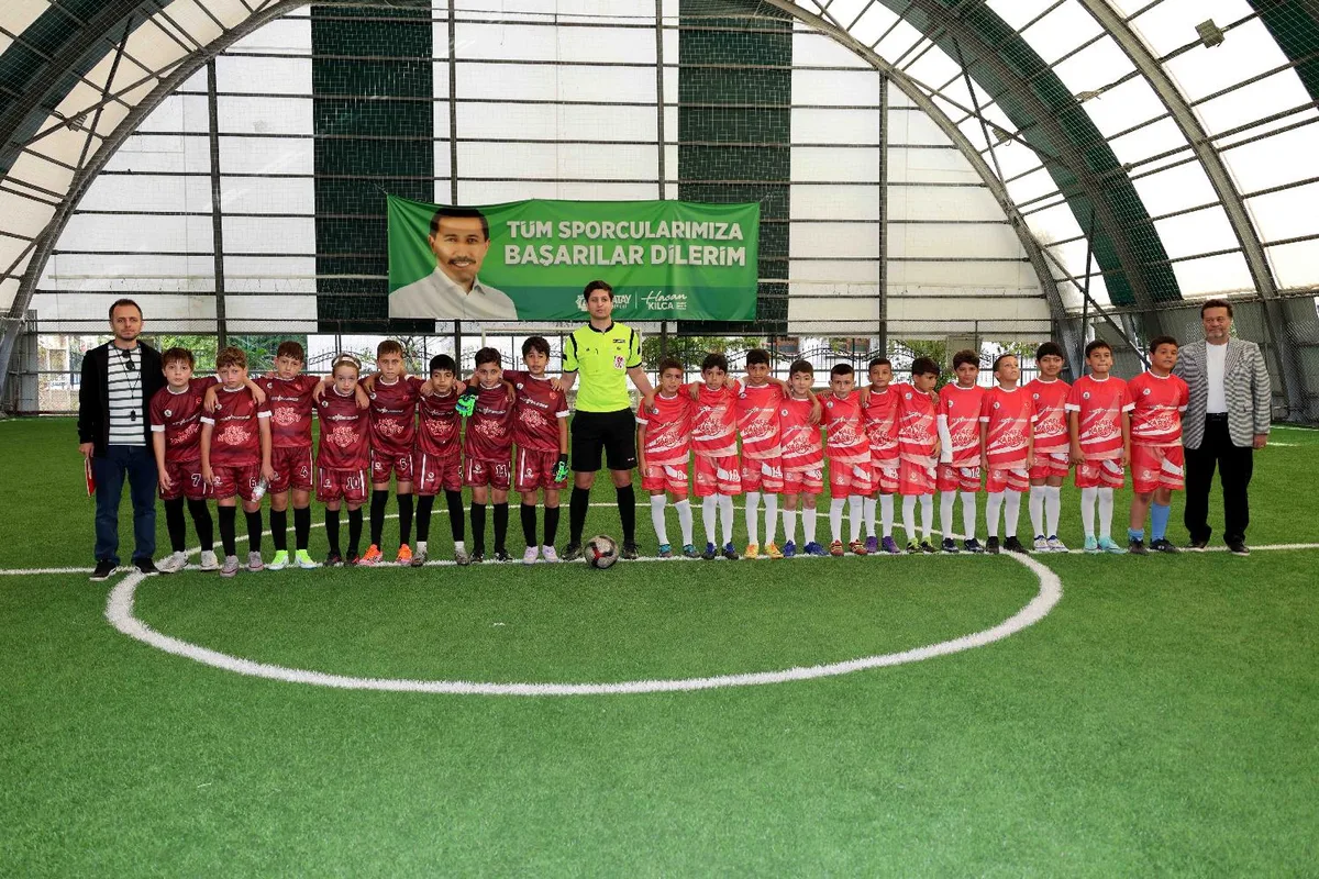 KARATAY’DA GELENEKSEL İLKOKULLAR ARASI DOSTLUK VE KARDEŞLİK FUTBOL TURNUVASI BAŞLADI