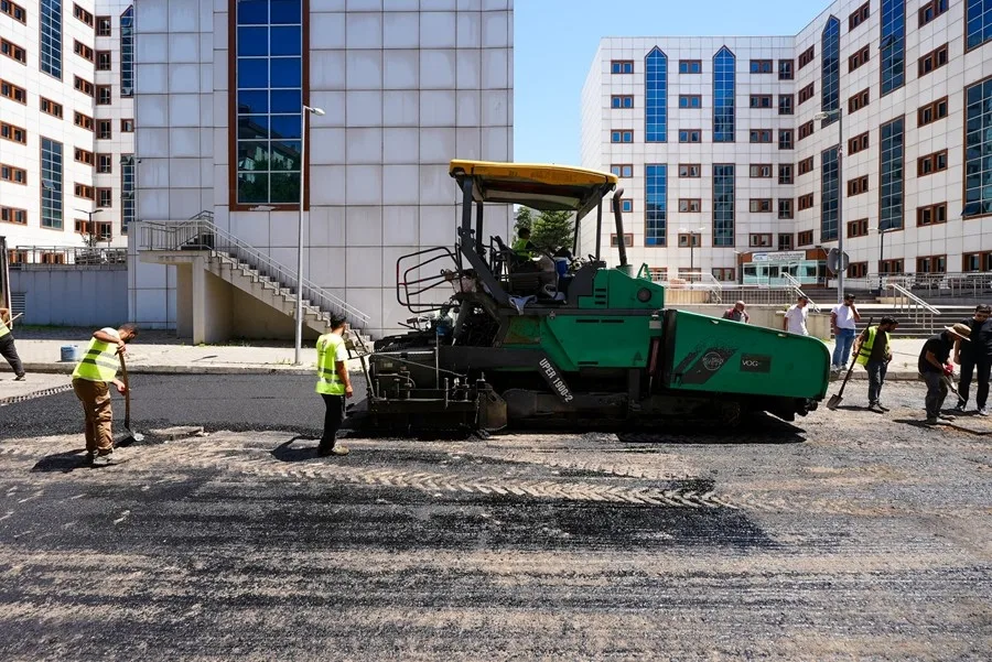Maltepe'de Konforlu Yollara Asfalt Çalışmaları