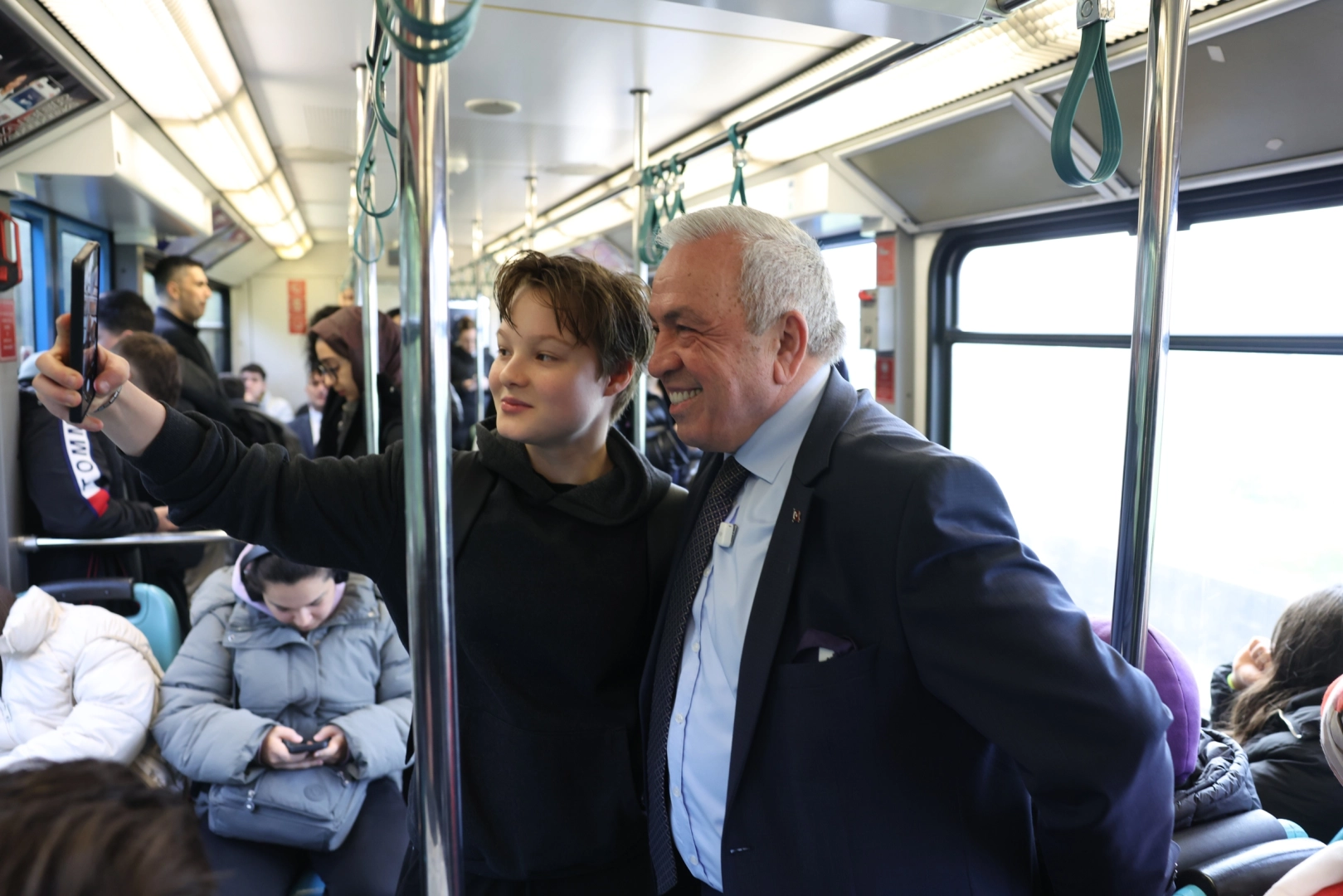 Başkan Özdemir, Vatandaşlarla BursaRay'da