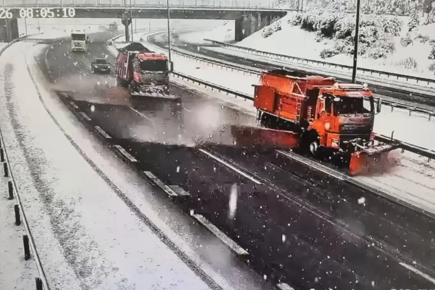 Uludağ’da Kar Yağışı: Ekipler 24 Saat Kesintisiz Çalışıyor