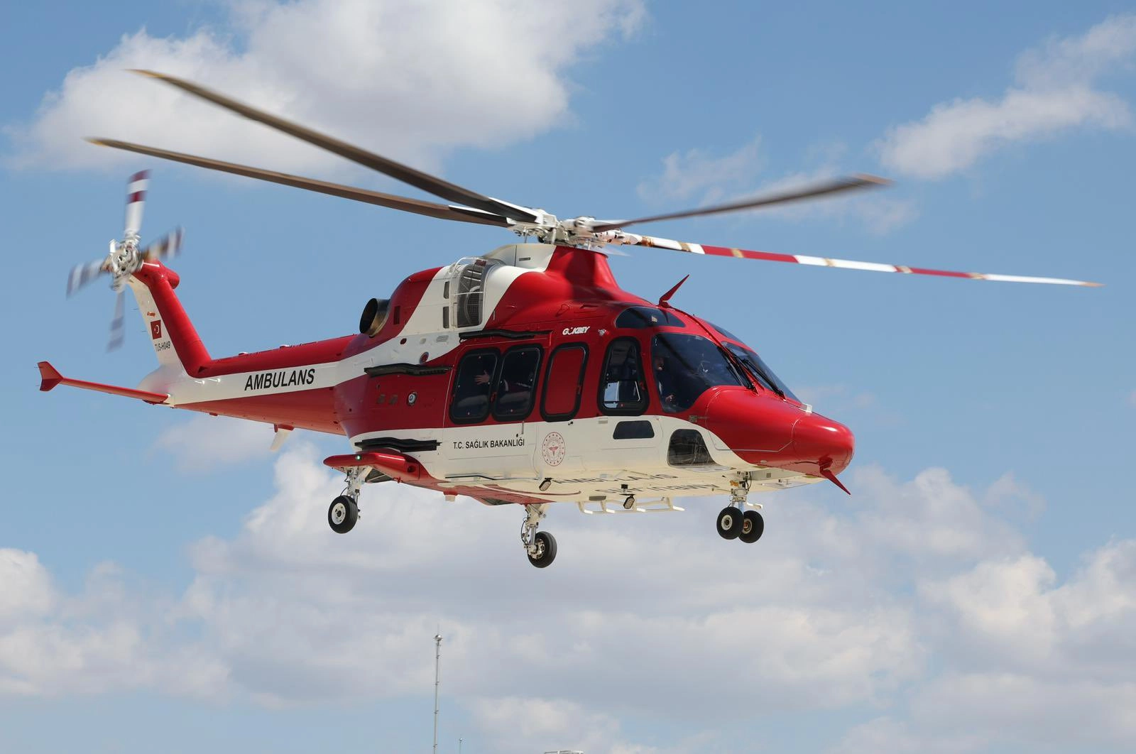 GÖKBEY Hava Ambulansı testlerini bakan inceledi
