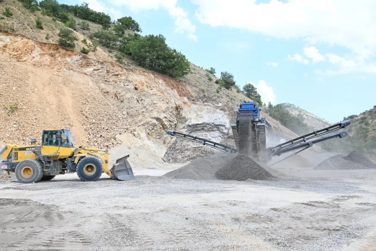 Malatya'da Mobil Konkasörlerle Hızlı Yol Yapımı
