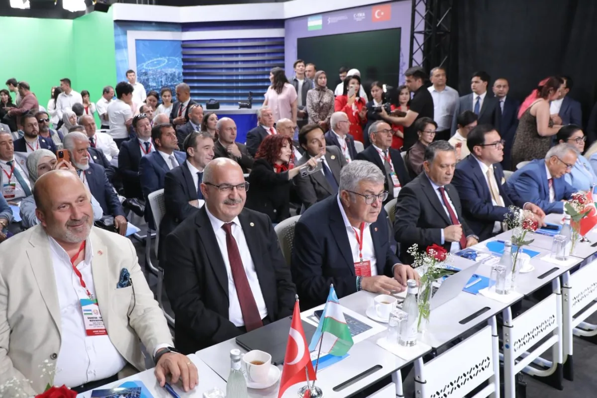 Taşkent'te Medyanın Geleceği Masaya Yatırıldı