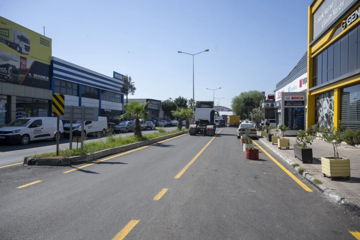 Tırmıl Sanayi Sitesi'nde yollar yenilendi: 3 bin 200 ton asfalt