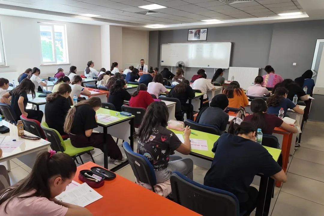 Kayseri Büyükşehir Belediyesi’nden Öğrencilere Eğitim Desteği