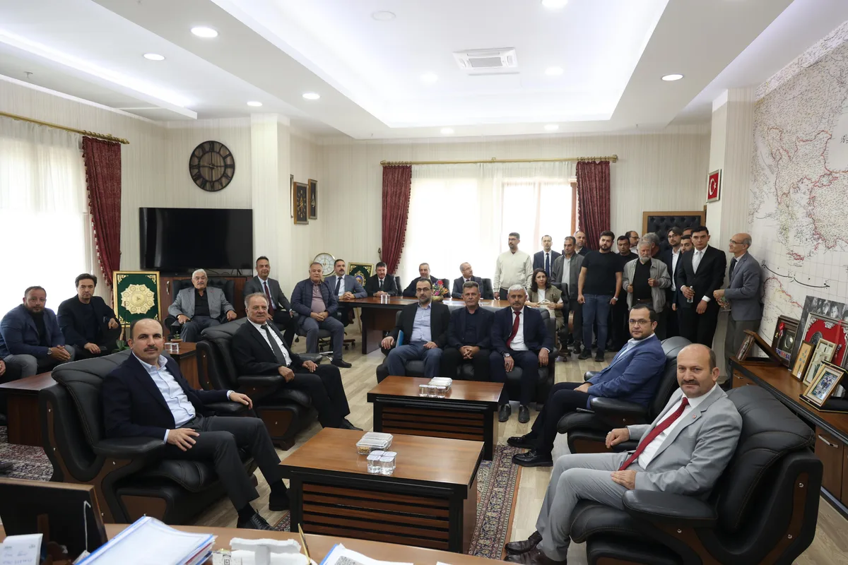 BAŞKAN ALTAY SARAYÖNÜ’NDE VATANDAŞLARLA BULUŞTU