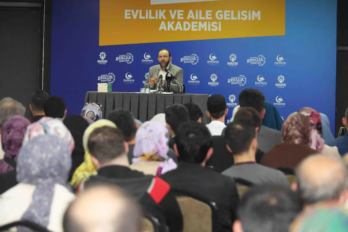 “EVLİLİK VE AİLE GELİŞİM AKADEMİSİ”DÖRDÜNCÜ OTURUMUYLA DEVAM ETTİ