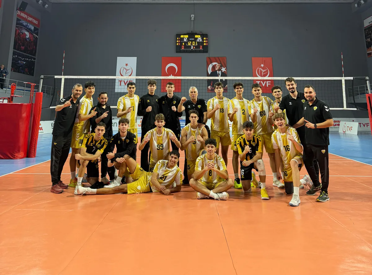 TAKIMLARIMIZIN VOLEYBOLDA VE BASKETBOLDA ZİRVE YÜRÜYÜŞÜ SÜRÜYOR