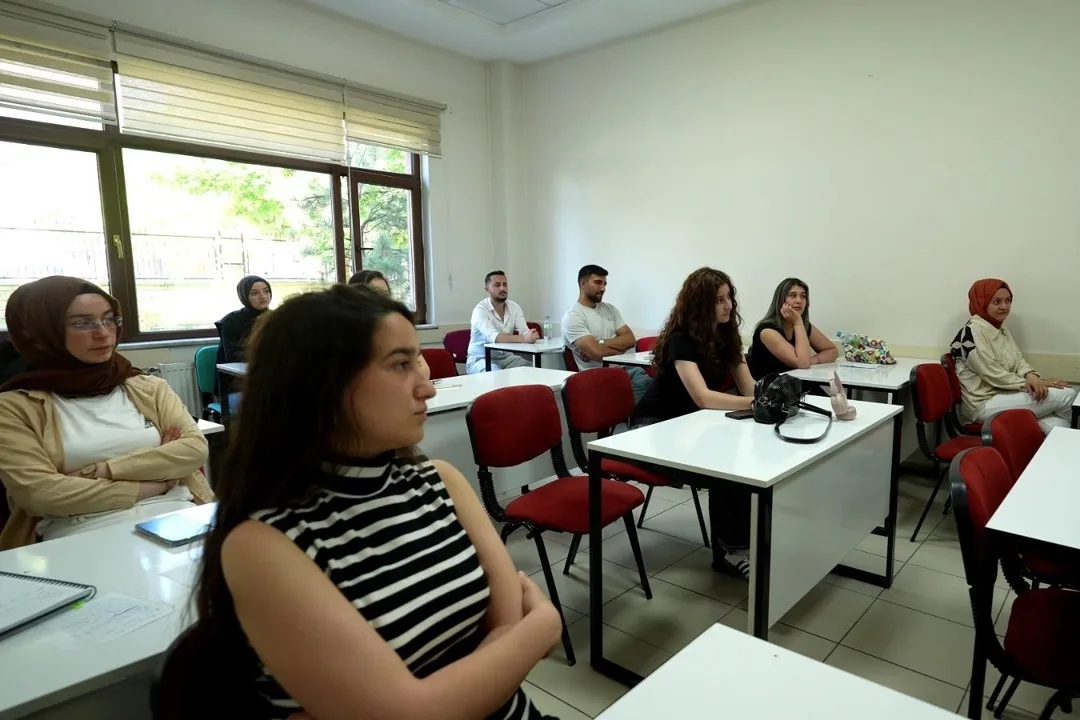 KAYMEK Kayseri'ye Yabancı Dil Konuşma Kulüpleri Sundu