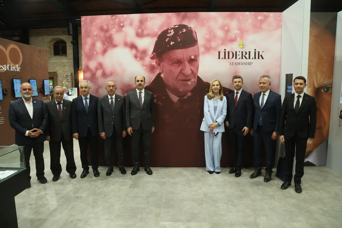 Konya’da Aliya İzzetbegović 100 Yaşında Sergisi Açıldı
