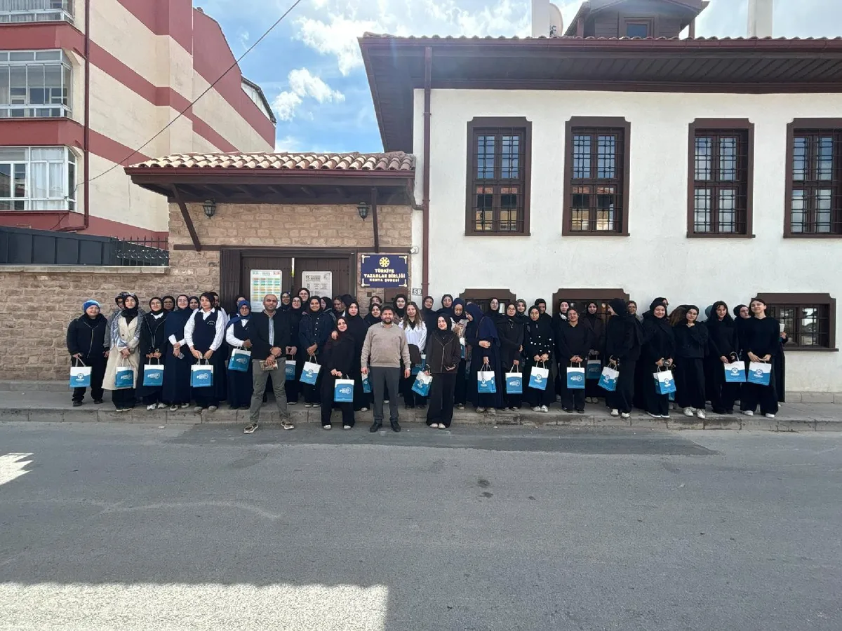 Karatay’da Gelecek Yazarlar ile Üstün İsimler Buluşuyor